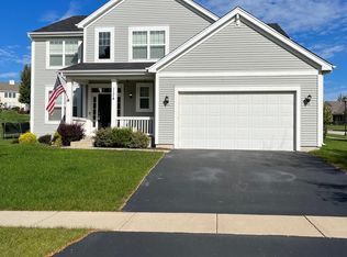 1174 Shoreline Dr, Pingree Grove, IL 60140