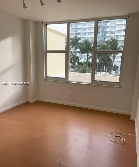 5600 Collins Ave #4U — Photo 15