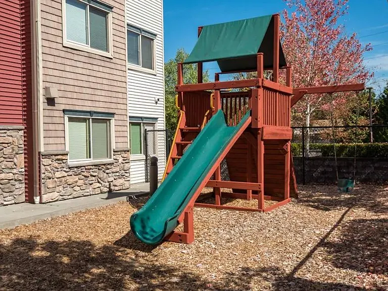 Avion Apartments — Photo 8