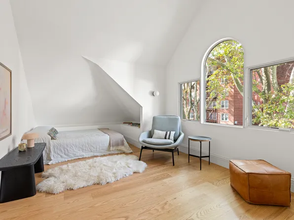 453 Stratford Road image 22 of 28