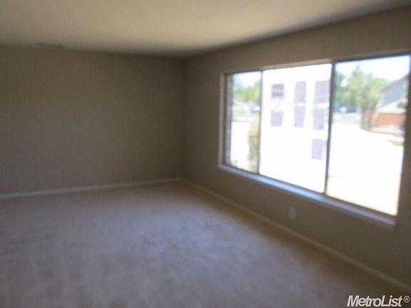 2nd image of 1493 Quincy Ave