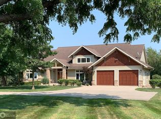 3218 E 68th St S, Newton, IA 50208
