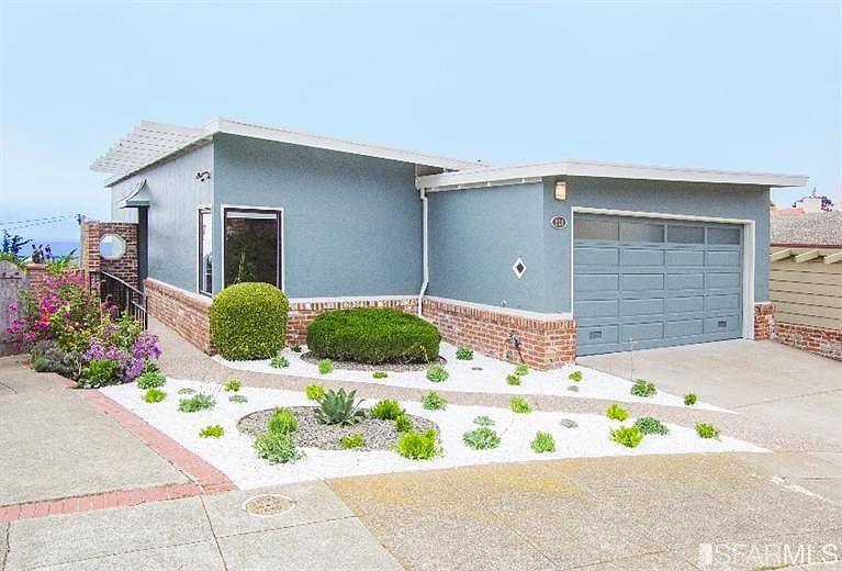 1st image of 218 Maywood Dr