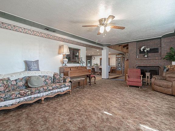 4th image of 1121 Houser Ln