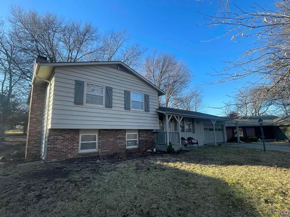 339 SW Woodbury Ct N, Topeka, KS 66606