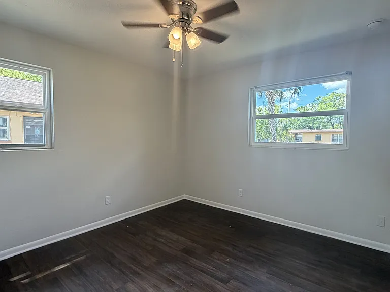8534 Addison Rd — Photo 10