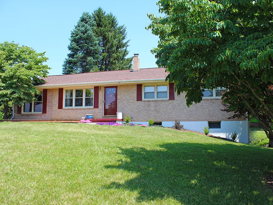1st image of 5 Crescent Dr