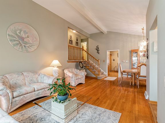 3rd image of 10324 Linder Ave