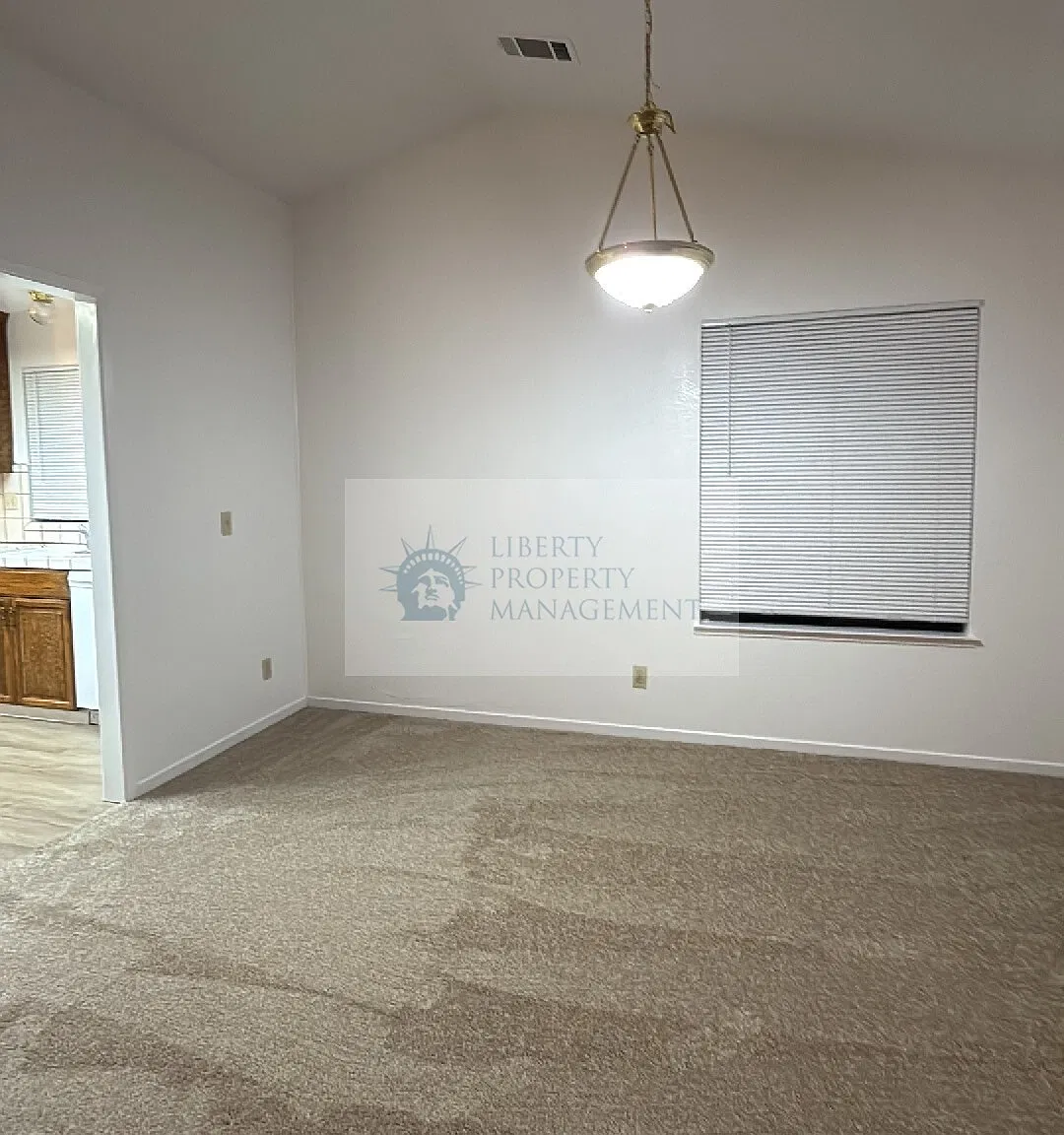 3 bed, 1450 sqft, $2,395 — Photo 4