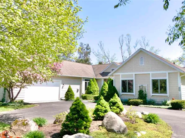 2923 Greenbriar, Harbor Springs, MI 49740
