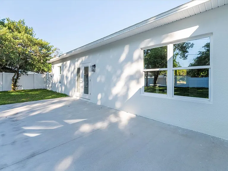 1709 Holly Rd — Photo 64