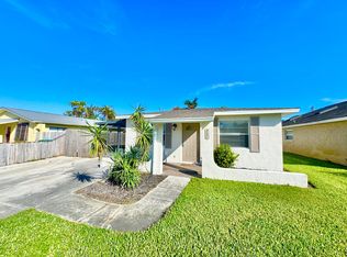 717 99th Ave N, Naples, FL 34108