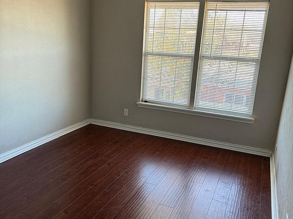 2nd image of 421 Arborview Dr