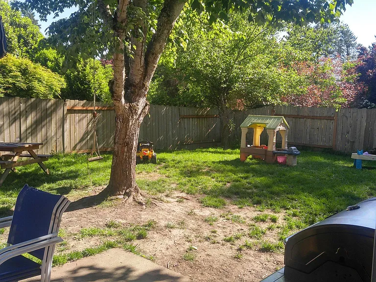 11884 SW Morning Hill Dr — Photo 10