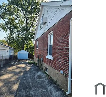 233 Redmond Ave — Photo 5
