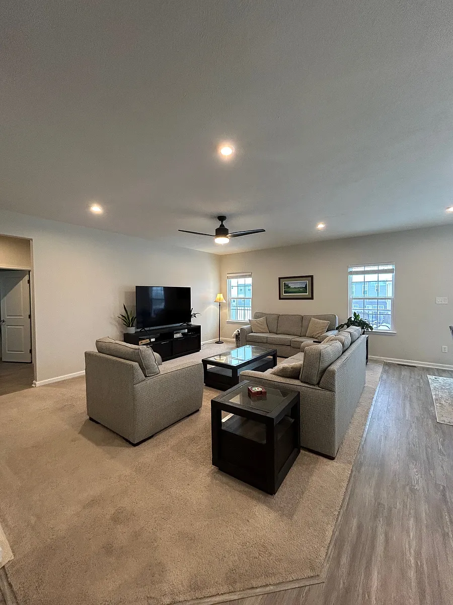 Family room - 1023 Danason Dr