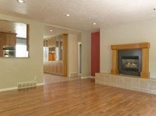 5855 S Whitewater Dr, Holladay, UT 84121