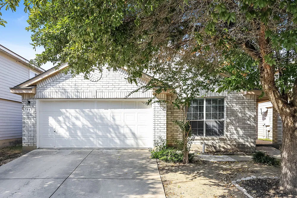 3 bed, 2.0 bath, 1934 sqft, $1,855 — Photo 1