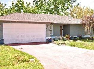 910 Louvre Ct, Kissimmee, FL 34759