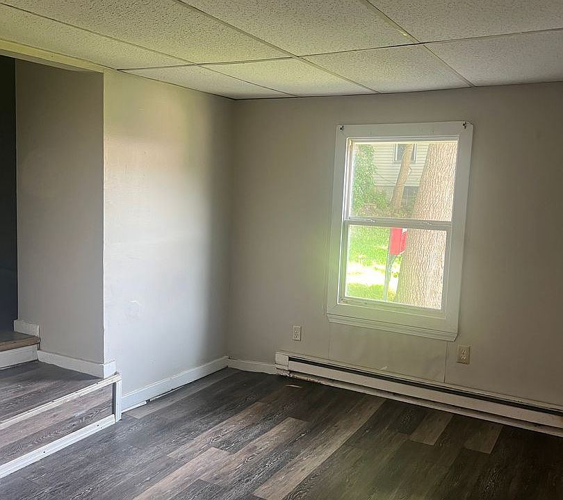 2nd image of 99 Main St APT 5