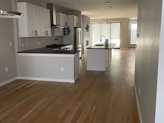 3rd image of 1239 N Newton St