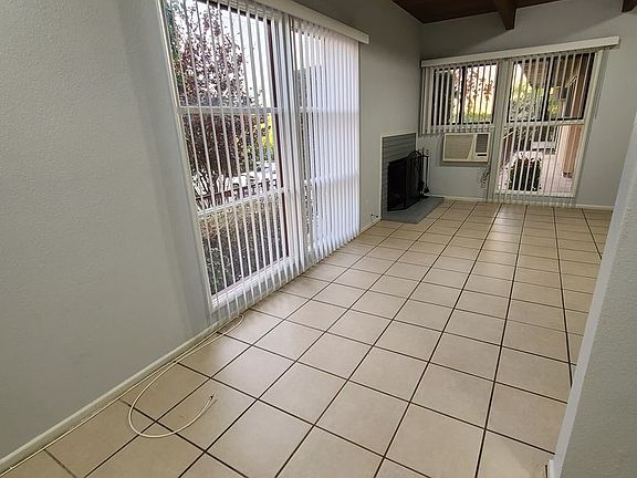 4th image of 1724 State St #17244