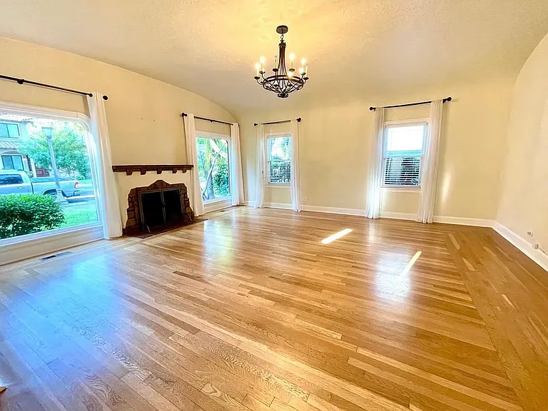 1127 Clark Way — Photo 7
