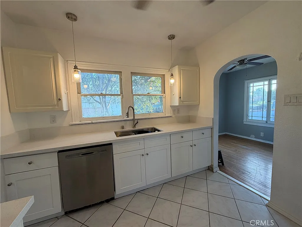 2 bed, 1537 sqft, $3,000 — Photo 4