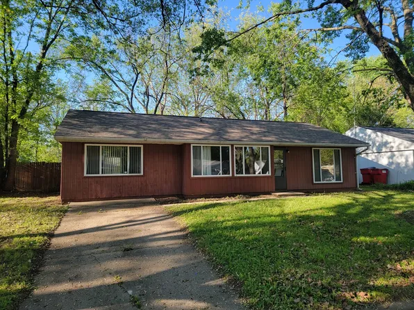 3320 Kimberly Dr, Champaign, IL 61821