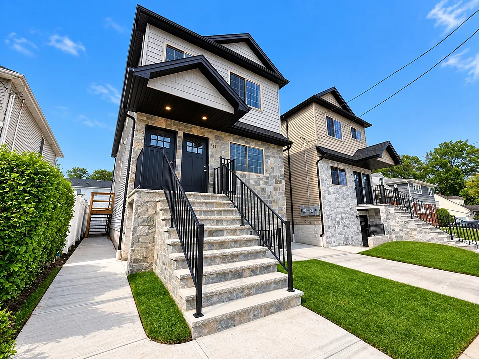 320 Bryson Ave #2