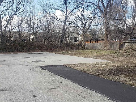 2nd image of 3603 N Collister Dr