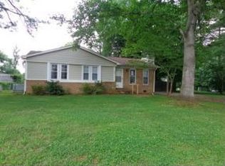 100 Forestwood Dr, Mebane, NC 27302