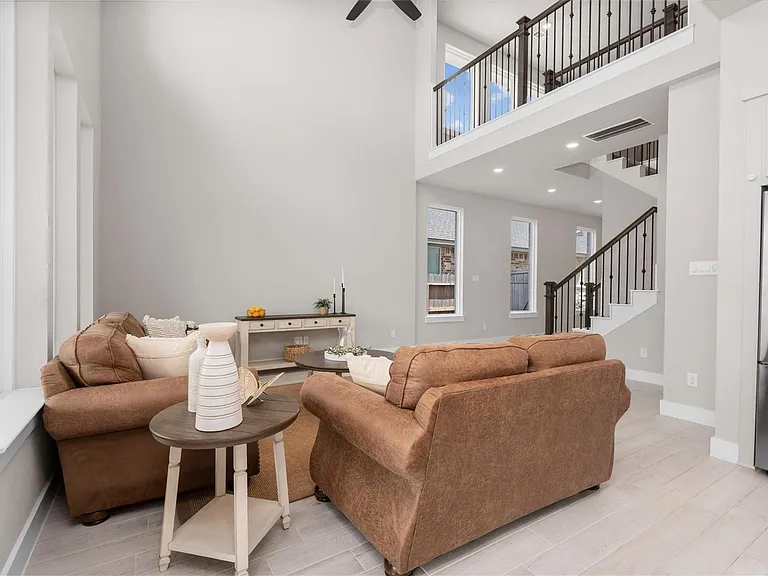 359 Mallorn Ln — Photo 13
