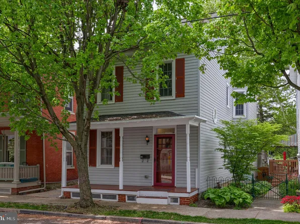 122 S Spruce St, Lititz, PA 17543