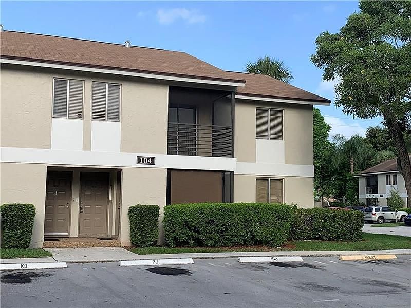 1st image of 104 Gardens Dr APT 206