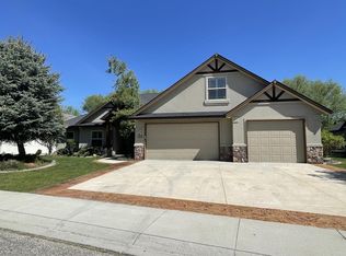 558 W Colchester Dr, Eagle, ID 83616