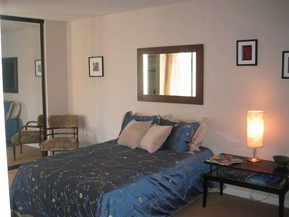 Bedroom (master)