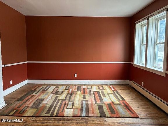 4th image of 360 Park St #4