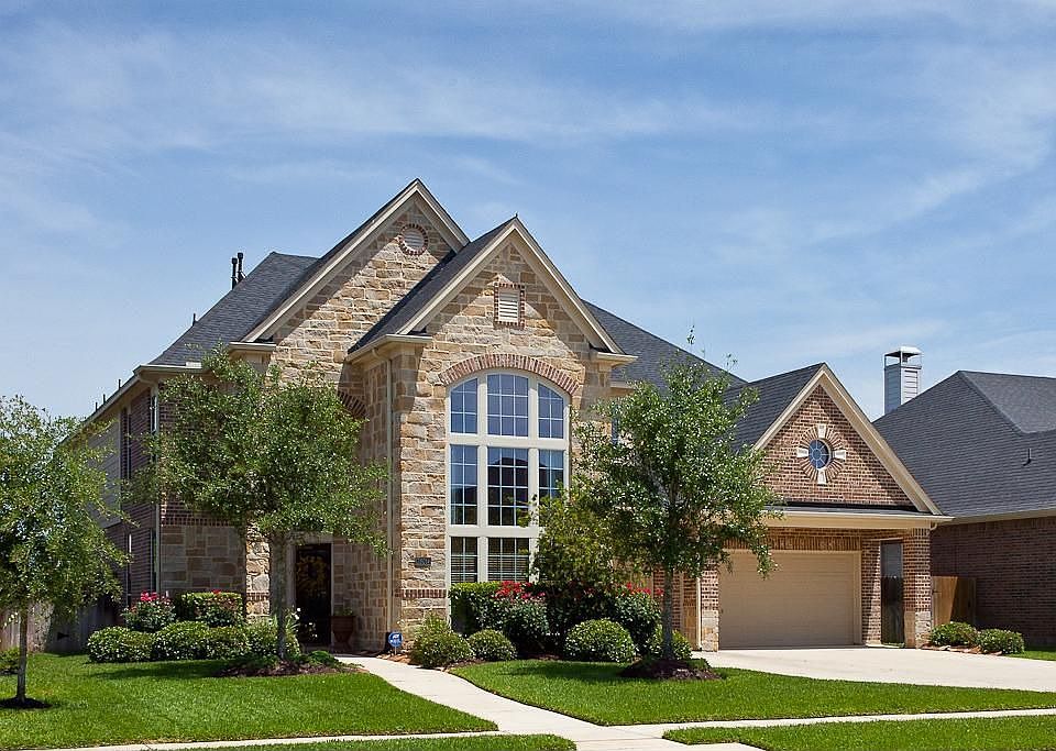 1st image of 28014 Buckthorn Dr