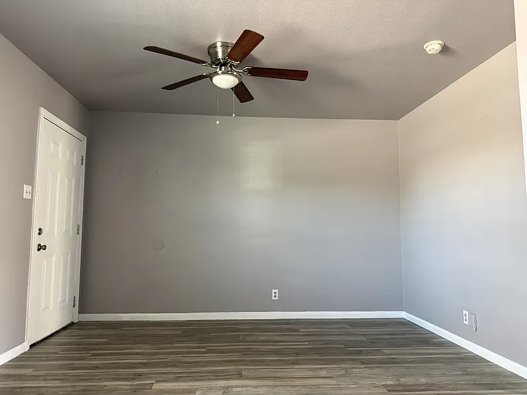 2826 Cedar Cir #3 — Photo 5