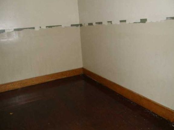 4th image of 81 Center St