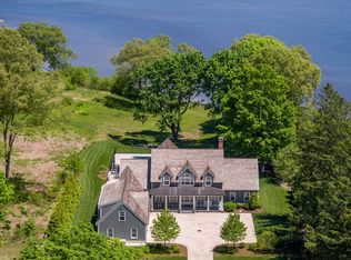 19 Riverview St, Essex, CT 06426