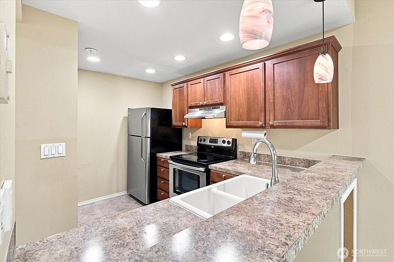 5th image of 5000 Lake Washington Boulevard NE #D304