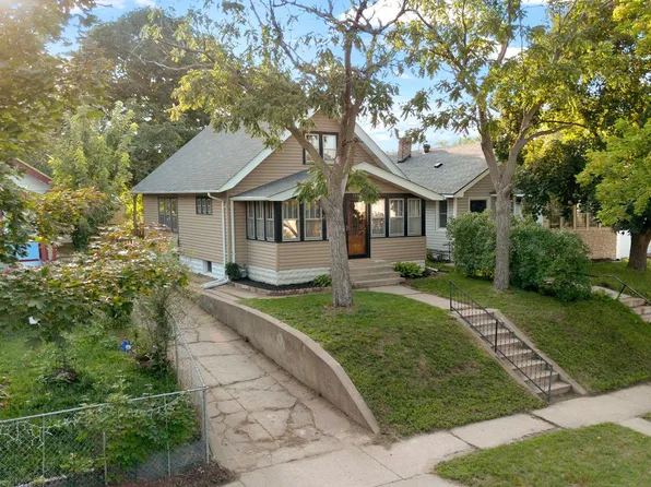 1085 Farrington St, Saint Paul, MN 55117