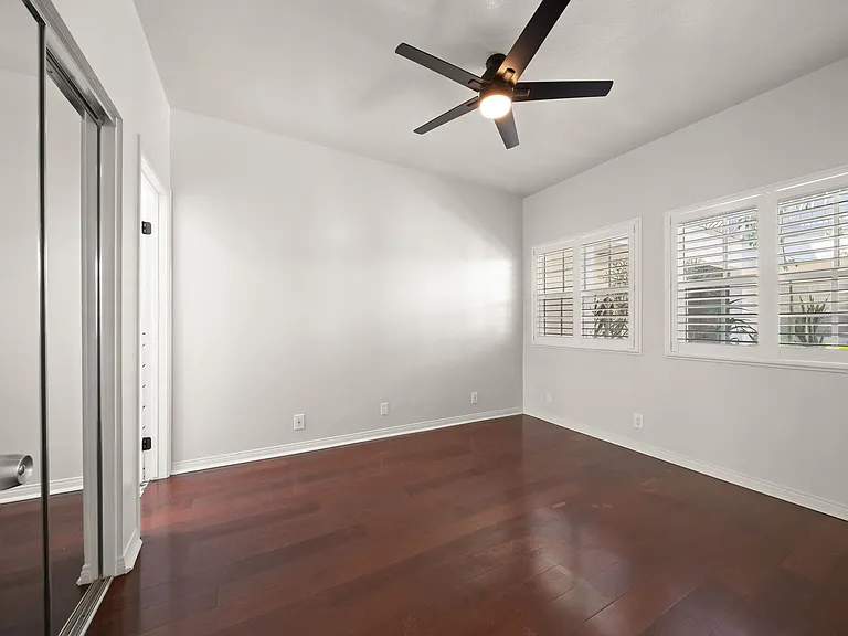 1145 Roswell Ave #203 — Photo 9