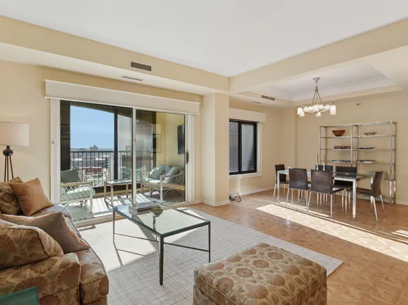 1235 Yale Pl APT 1505, Minneapolis, MN 55403