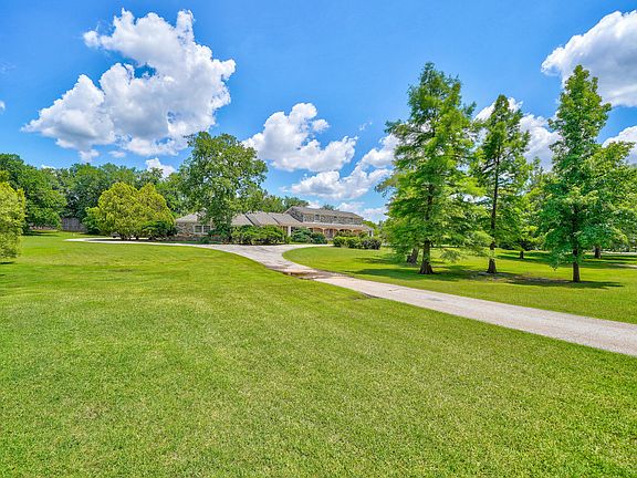 Front view from street 