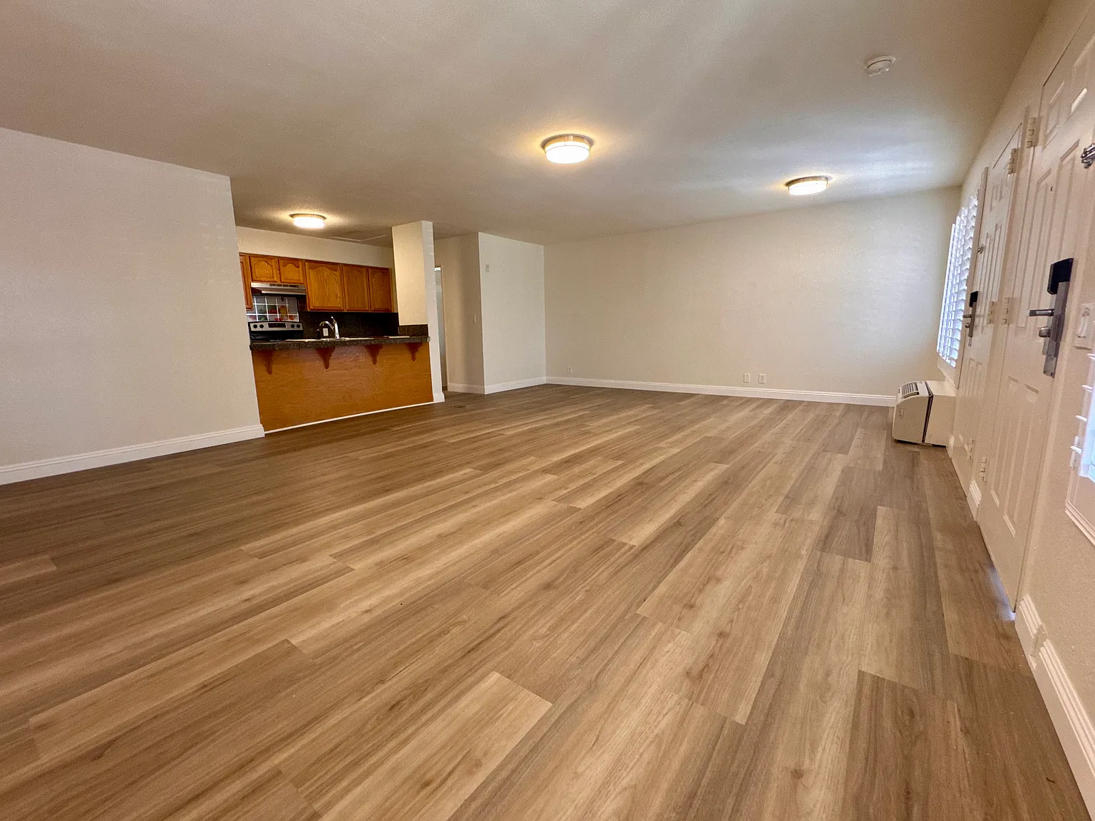 2 bed, 1300 sqft, $2,995 — Photo 3