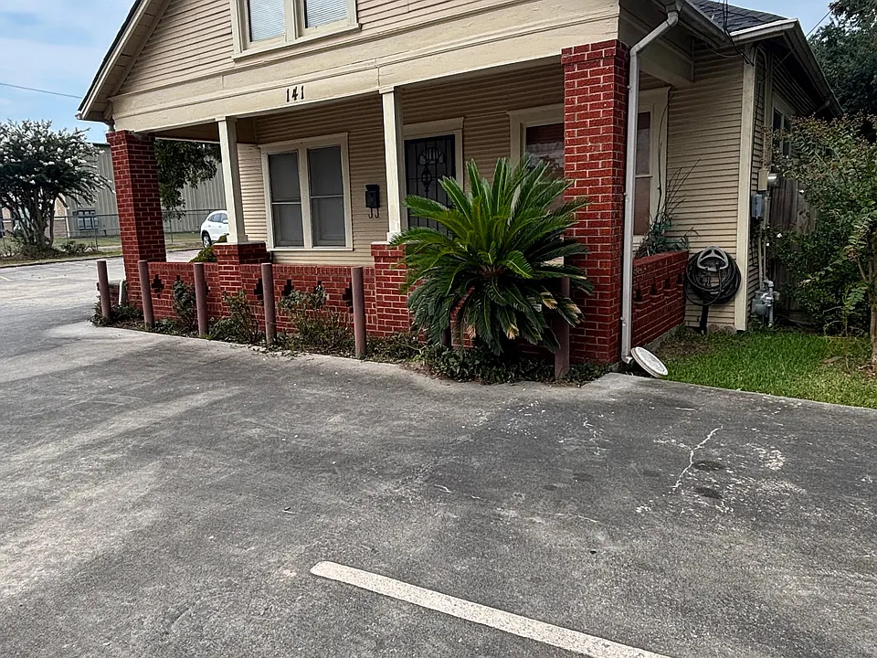 141 S Houston Ave