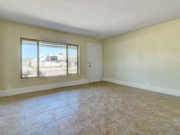 4th image of 2211 W Michigan Ave